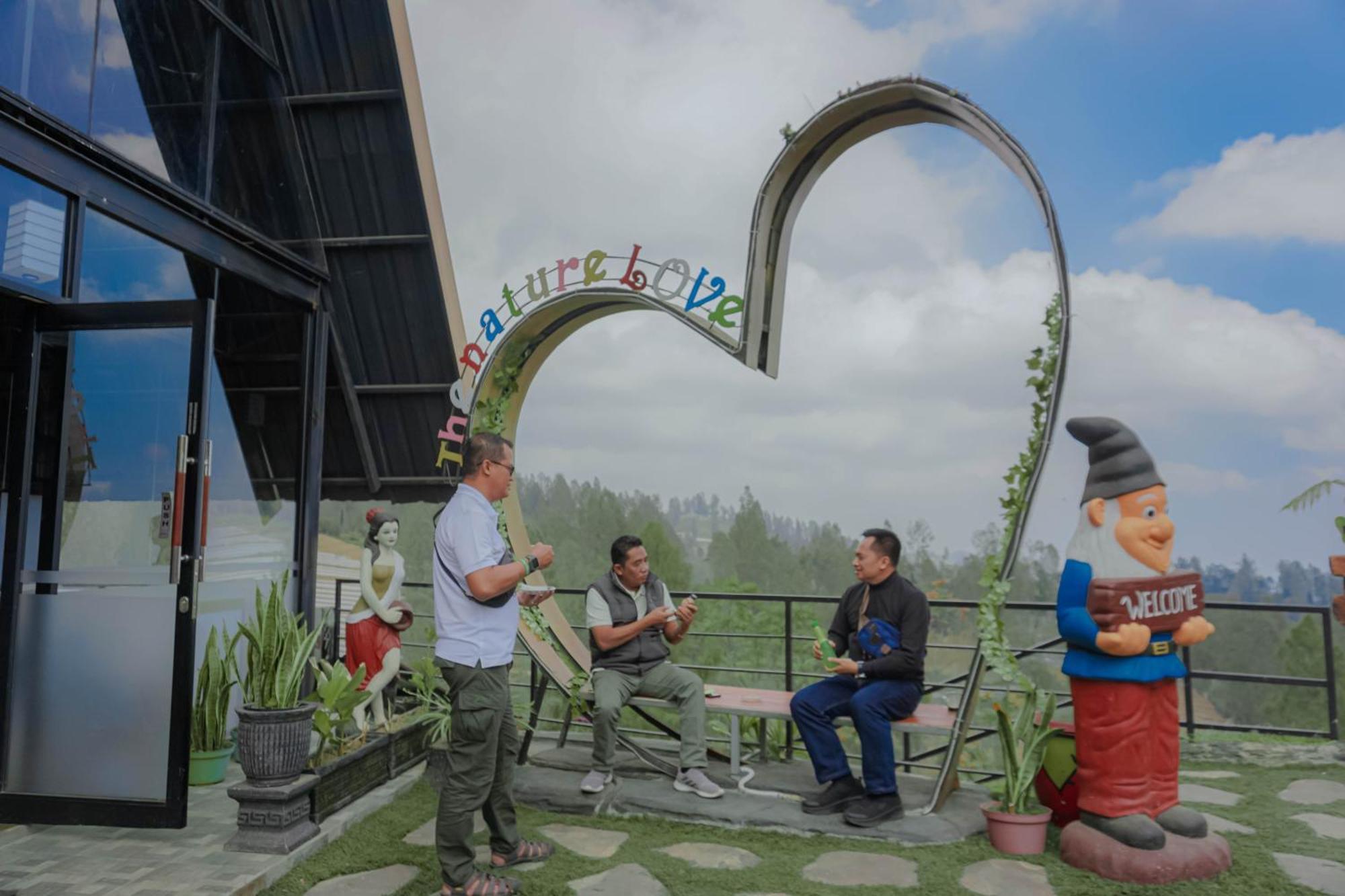 Hotel Nature Bromo And Resort باسوروان المظهر الخارجي الصورة